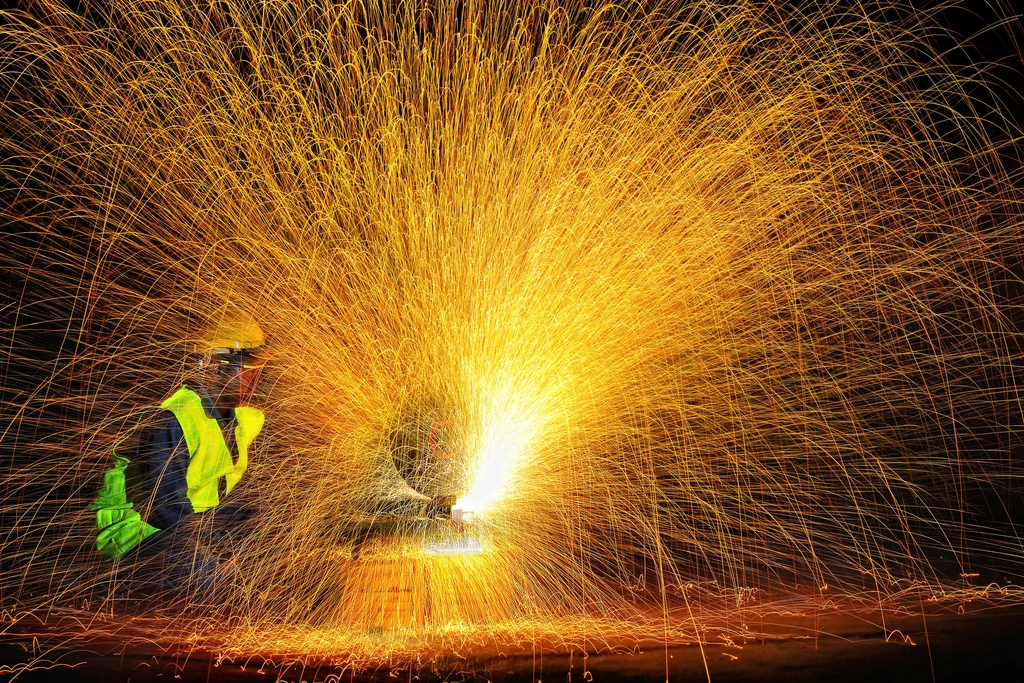 Строительные работы с электроинструментом